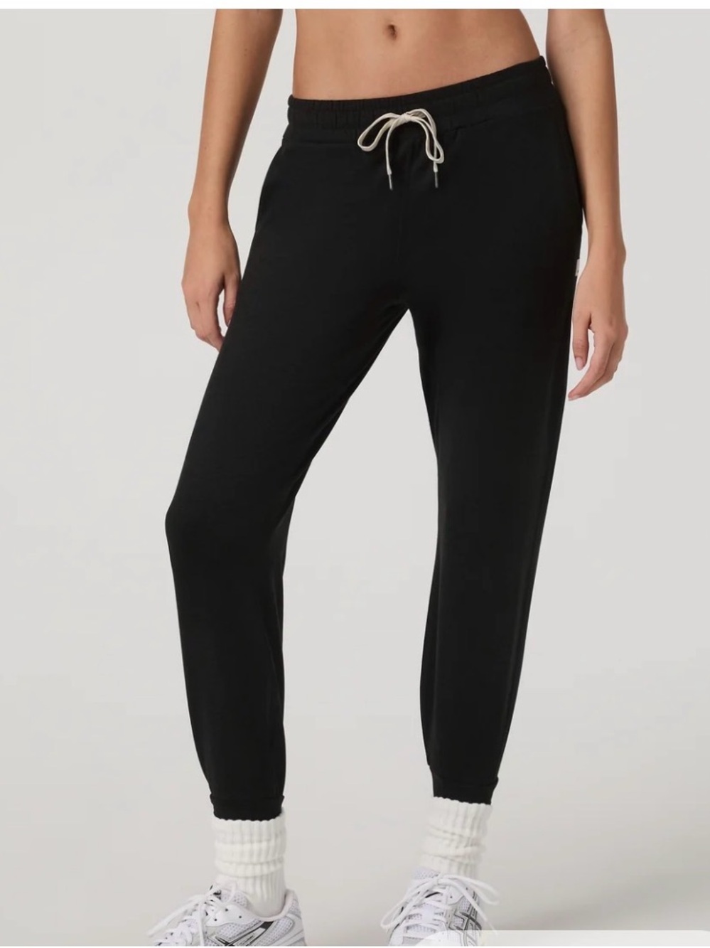 Vuori Black Women's Drawstring Performance Jogger Pants